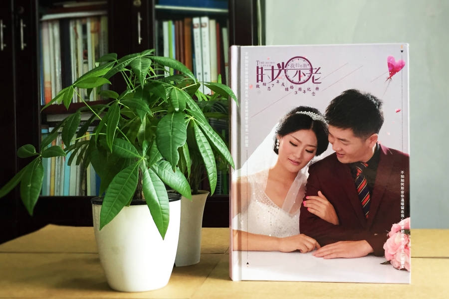 結(jié)婚紀(jì)念冊(cè)制作 結(jié)婚紀(jì)念冊(cè)里只有婚紗照嗎？